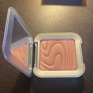 r.e.m. beauty NIB Interstellar Highlighter Topper - Miss Uranus